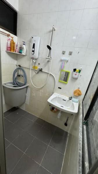 Pangsapuri untuk Dijual di Desa Green - Chien Khek Ng - Bathroom - PropertyGuru.com.my