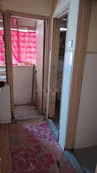 Pangsapuri untuk Dijual di Cendana Apartment - Joseph Low - Bathroom - PropertyGuru.com.my