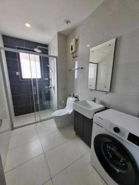 Condominium for Rent at Bay Point @ Country Garden Danga Bay - Susan On - Bathroom - PropertyGuru.com.my