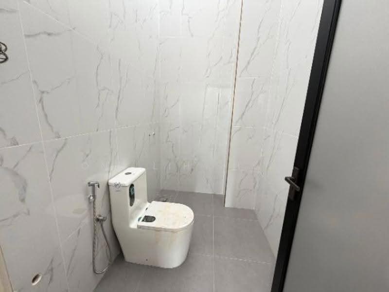 Rumah Berkembar untuk Dijual di Taman Mount Austin (Tebrau) - Ong Lih Shyan - Bathroom - PropertyGuru.com.my