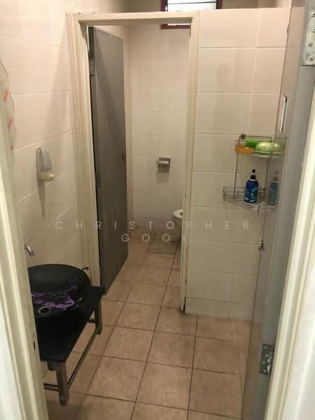 Kilang Berkembar untuk Disewa di Taman Industri Pusat Bandar Puchong (Puchong) - Christopher Gooi - Bathroom - PropertyGuru.com.my