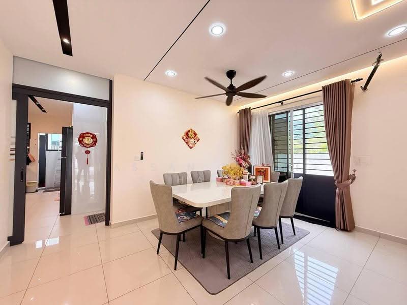 2-storey Terraced House for Sale in Seremban (Negeri Sembilan) - Hassan Basri Suhaimi - Dining Room - PropertyGuru.com.my