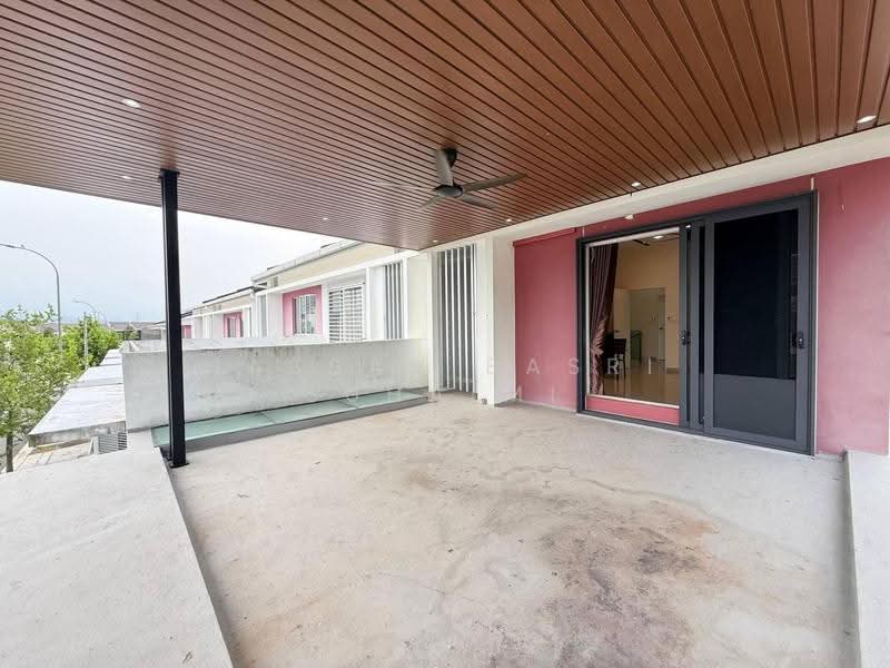 2-storey Terraced House for Sale in Seremban (Negeri Sembilan) - Hassan Basri Suhaimi - Exterior - PropertyGuru.com.my