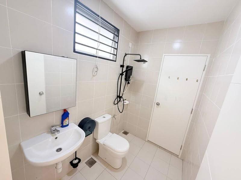 2-storey Terraced House for Sale in Seremban (Negeri Sembilan) - Hassan Basri Suhaimi - Bathroom - PropertyGuru.com.my