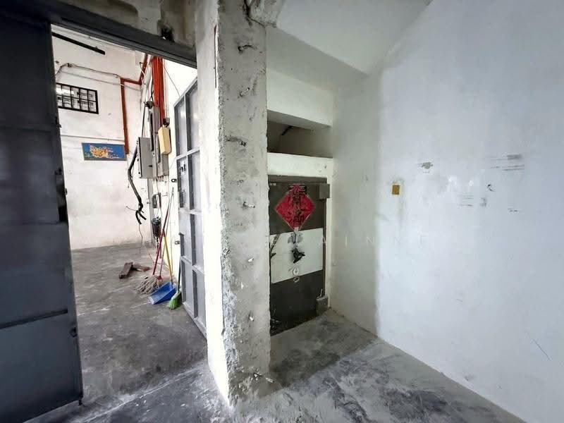 Terrace Factory for Sale in Bandar Baru Permas Jaya (Permas Jaya) - Phang Elainne - Entrance - PropertyGuru.com.my
