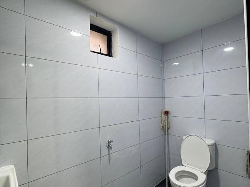 1-storey Terraced House for Sale in Bandar Baru Uda (Tampoi) - Carson . - Bathroom - PropertyGuru.com.my