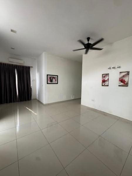 Rumah Berkembar untuk Disewa di Taman Villa Perdana (Kajang) - Abu Mansur - Living Room - PropertyGuru.com.my