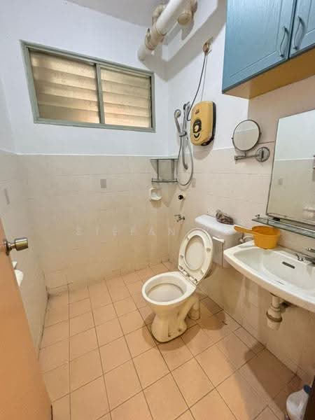 Apartment for Sale at Sri Putra Apartment - Stefan Yu - Bathroom - PropertyGuru.com.my