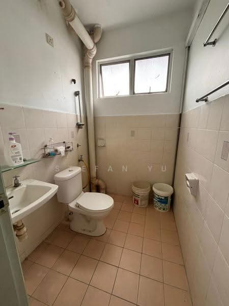 Apartment for Sale at Sri Putra Apartment - Stefan Yu - Bathroom - PropertyGuru.com.my