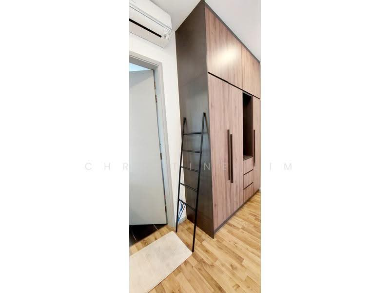 Kondominium untuk Dijual di Sunway Mont Residences - Christine Lim - Wardrobe in master room - PropertyGuru.com.my