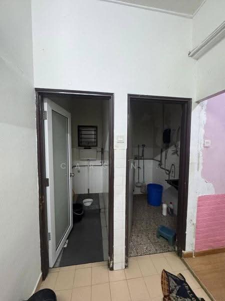 Rumah Teres 1-Tingkat untuk Dijual di Taman Johor Jaya (Johor Bahru) - Carson . - Bathroom - PropertyGuru.com.my