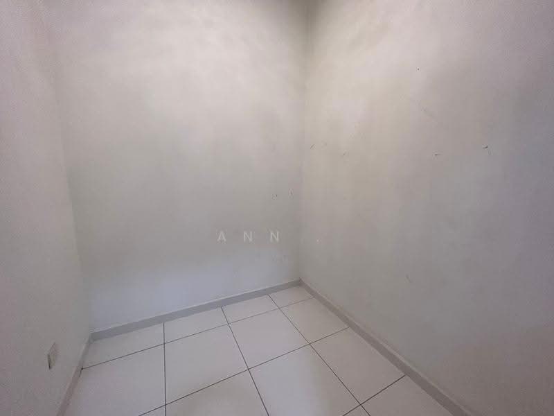Kediaman Servis untuk Dijual di Sky Gardens Residences - Ann . - Interior - PropertyGuru.com.my