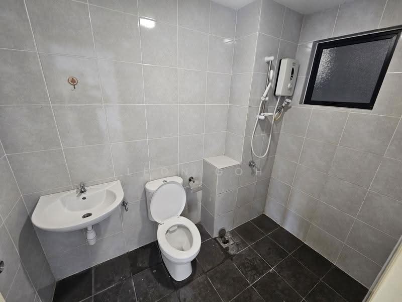 Kediaman Servis untuk Disewa di Duduk Se.Ruang @ Eco Sanctuary - Leon Goh - Bathroom - PropertyGuru.com.my