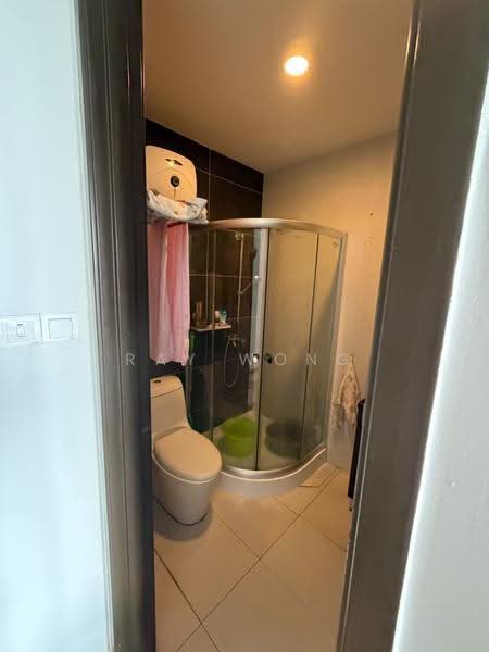 Kondominium untuk Dijual di Bay Point @ Country Garden Danga Bay - Ray Wong - Bathroom - PropertyGuru.com.my