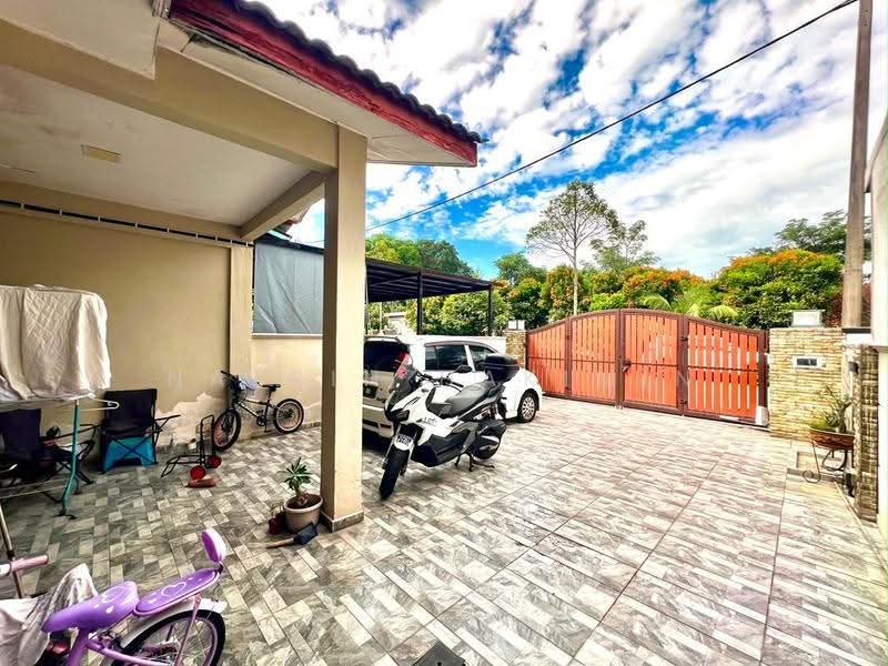 2-storey Terraced House for Sale in Alam Perdana (Puncak Alam) - Nazrin Hakimin - PropertyGuru.com.my