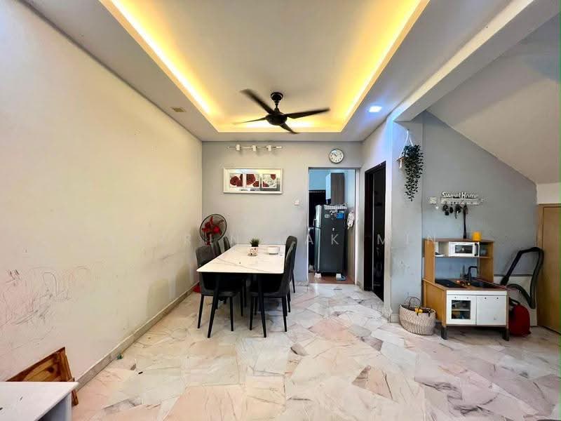 2-storey Terraced House for Sale in Alam Perdana (Puncak Alam) - Nazrin Hakimin - PropertyGuru.com.my