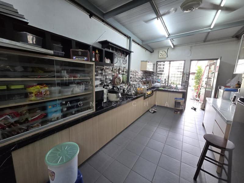 Bungalow House for Sale in Cheras (Kuala Lumpur) - Agnes Chia - Kitchen - PropertyGuru.com.my