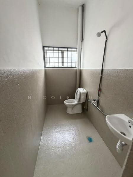 Rumah Berkembar untuk Dijual di Taman Gembira (Tampoi) - Nicole Pua - Bathroom - PropertyGuru.com.my