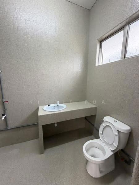Rumah Berkembar untuk Dijual di Taman Gembira (Tampoi) - Nicole Pua - Bathroom - PropertyGuru.com.my