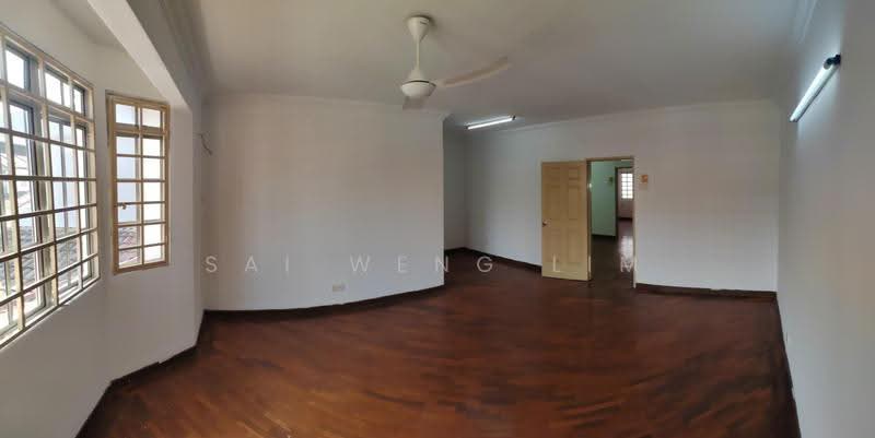 Terraced House for Rent in Bukit Rahman Putra (Sungai Buloh) - Sai Weng LIM - Master Bedroom - PropertyGuru.com.my