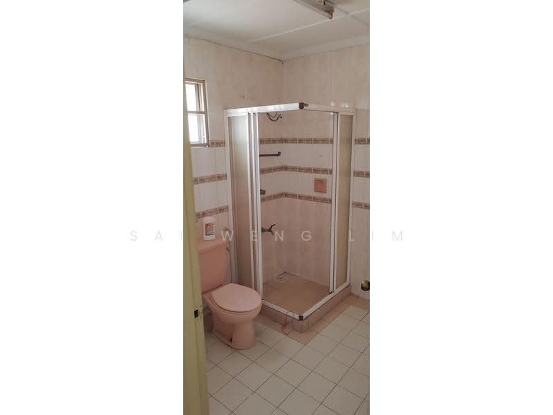 Terraced House for Rent in Bukit Rahman Putra (Sungai Buloh) - Sai Weng LIM - Bathroom (Shared) - PropertyGuru.com.my