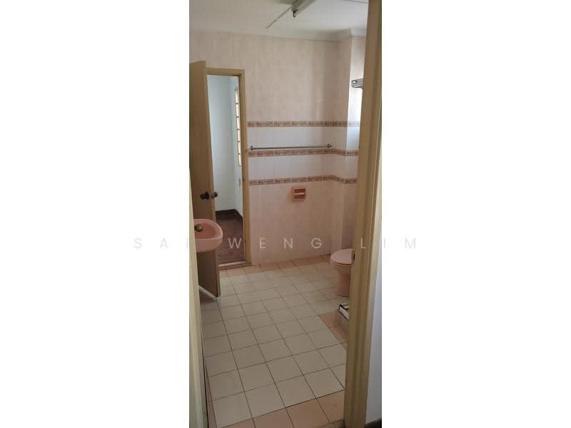 Terraced House for Rent in Bukit Rahman Putra (Sungai Buloh) - Sai Weng LIM - Bathroom (Shared) - PropertyGuru.com.my