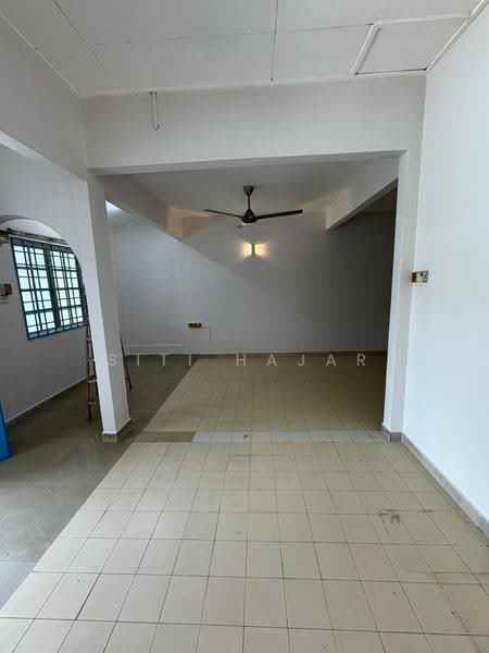 2-storey Terraced House for Sale in Taman Alam Megah (Shah Alam) - Siti Hajar - Interior - PropertyGuru.com.my