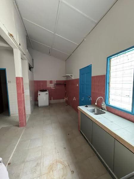 2-storey Terraced House for Sale in Taman Alam Megah (Shah Alam) - Siti Hajar - Kitchen - PropertyGuru.com.my