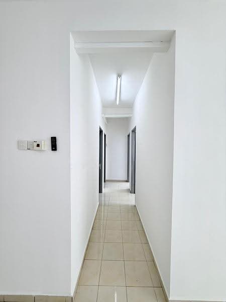 Pangsapuri untuk Disewa di Indah Court Apartment - Kym Kee - Corridor - PropertyGuru.com.my