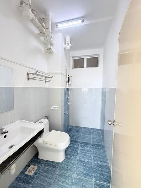 Pangsapuri untuk Disewa di Indah Court Apartment - Kym Kee - Bathroom - PropertyGuru.com.my