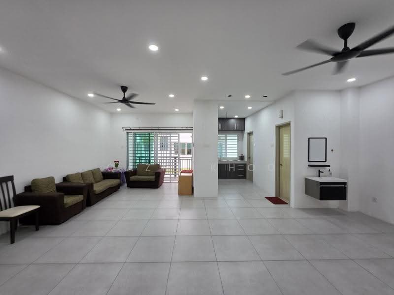 Townhouse for Rent in Bandar Meru Prima (Ipoh Premier City) (Ipoh) - Qazin Khoo - Living Room - PropertyGuru.com.my