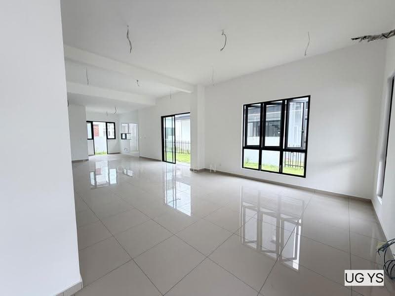 Rumah Berkembar untuk Dijual di Telok Panglima Garang (Selangor) - Yongsen Lim - Living Room - PropertyGuru.com.my