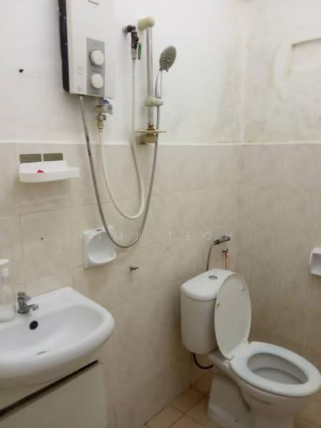 Pangsapuri untuk Dijual di Tropika Apartment - Kimi Teoh - Bathroom - PropertyGuru.com.my