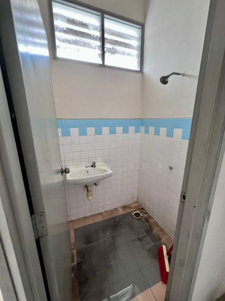 Shop / Office for Rent in Taman Molek (Johor Bahru) - Vlien Lua - PropertyGuru.com.my