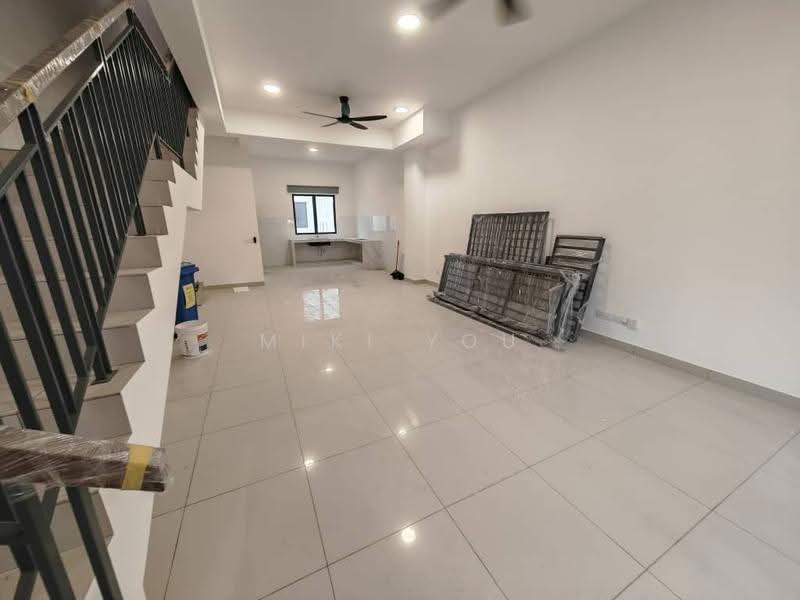 2-storey Terraced House for Rent in Telok Panglima Garang (Selangor) - Miki You - Living Room - PropertyGuru.com.my