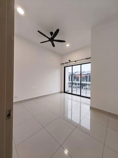 2-storey Terraced House for Rent in Telok Panglima Garang (Selangor) - Miki You - Living Room - PropertyGuru.com.my