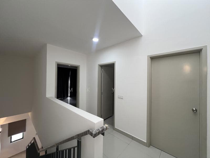 2-storey Terraced House for Rent in Telok Panglima Garang (Selangor) - Miki You - Corridor - PropertyGuru.com.my