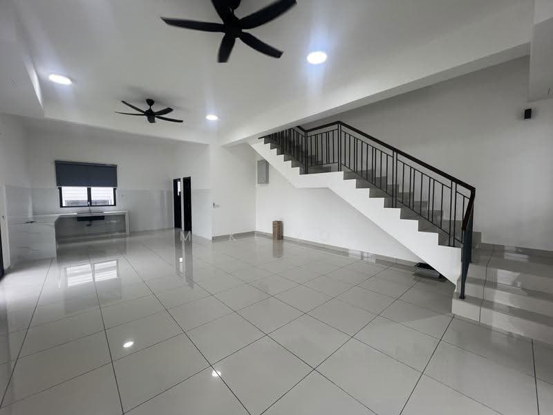 2-storey Terraced House for Rent in Telok Panglima Garang (Selangor) - Miki You - Living Room - PropertyGuru.com.my