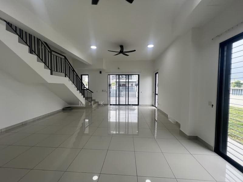 2-storey Terraced House for Rent in Telok Panglima Garang (Selangor) - Miki You - Living Room - PropertyGuru.com.my