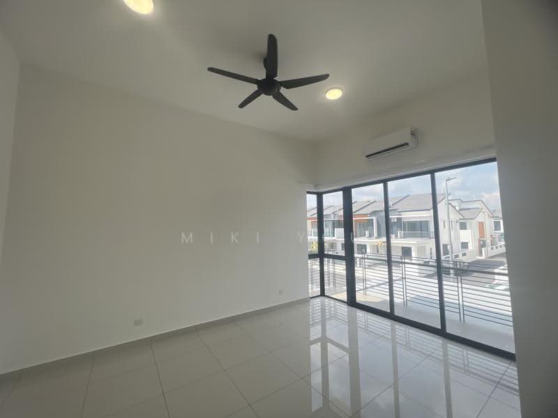 2-storey Terraced House for Rent in Telok Panglima Garang (Selangor) - Miki You - Living Room - PropertyGuru.com.my
