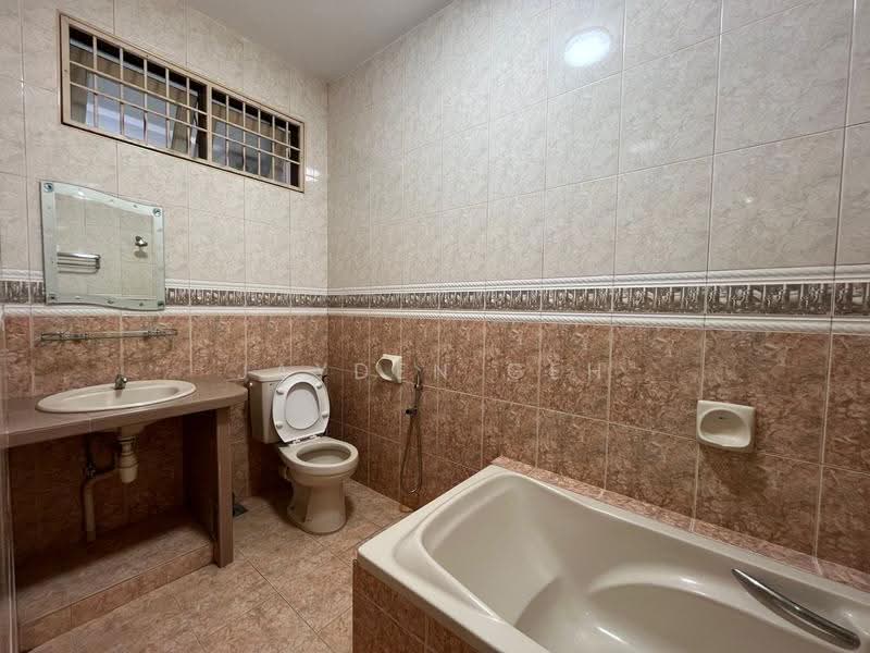2-storey Terraced House for Sale in Taman Pulasan (Alor Setar) - Jayden Geh - Bathroom - PropertyGuru.com.my