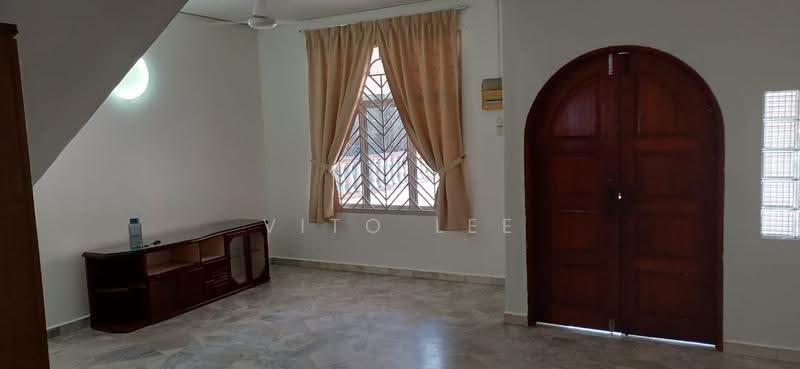 Rumah Teres 2-Tingkat untuk Disewa di Taman Cheng Perdana (Cheng) - Vito Lee - Living Room - PropertyGuru.com.my