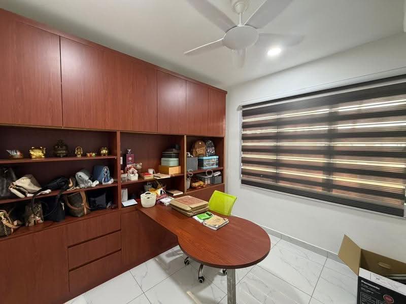 Rumah Teres 1-Tingkat untuk Dijual di Taman Perling (Perling) - Carson . - Study - PropertyGuru.com.my