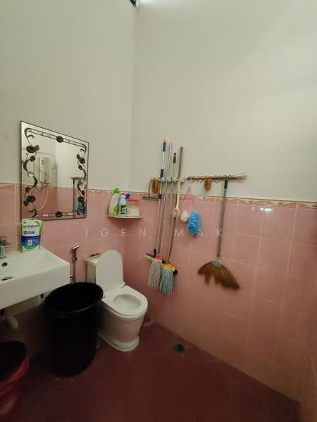 Rumah Teres 2-Tingkat untuk Dijual di Taman Cheras Permata (Cheras) - Igen Mak - Bathroom - PropertyGuru.com.my