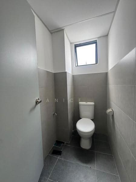 Shop / Office untuk Disewa di Austin Crest (Johor Bahru) - Janice . - PropertyGuru.com.my