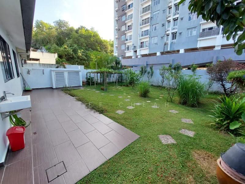 Rumah Berkembar untuk Dijual di Taman Saujana Suria (Kajang) - Jeff Cheah - Exterior - PropertyGuru.com.my