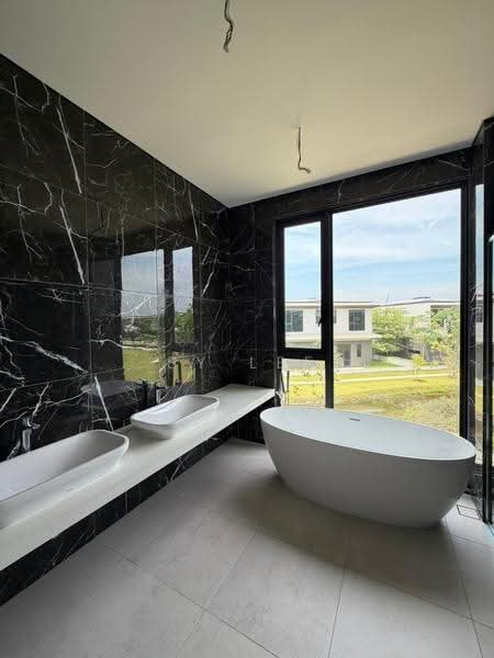 Bungalow House for Rent in Bandar Gamuda Cove (Dengkil) - SY Lee - Bathroom - PropertyGuru.com.my