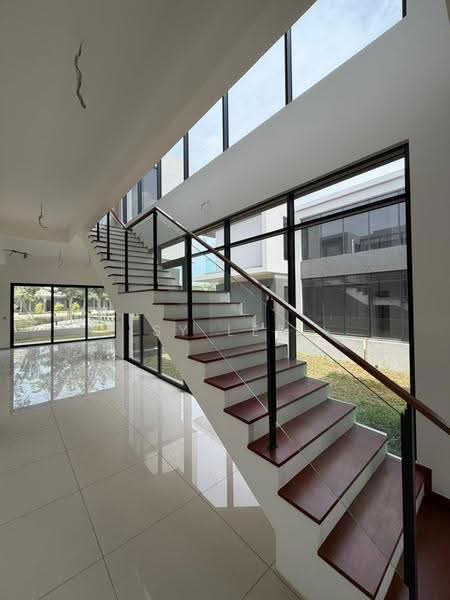Bungalow House for Rent in Bandar Gamuda Cove (Dengkil) - SY Lee - Entrance - PropertyGuru.com.my