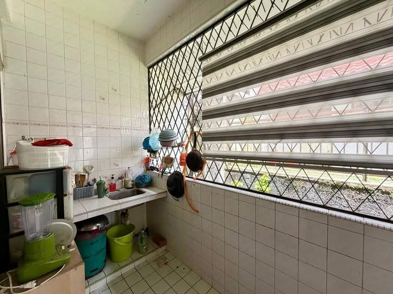 Rumah Berkembar untuk Dijual di Taman Perling (Perling) - UMAIR ZANIL - Kitchen - PropertyGuru.com.my