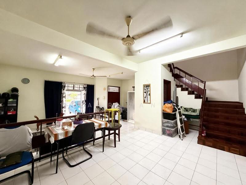 Rumah Berkembar untuk Dijual di Taman Perling (Perling) - UMAIR ZANIL - Living Room - PropertyGuru.com.my